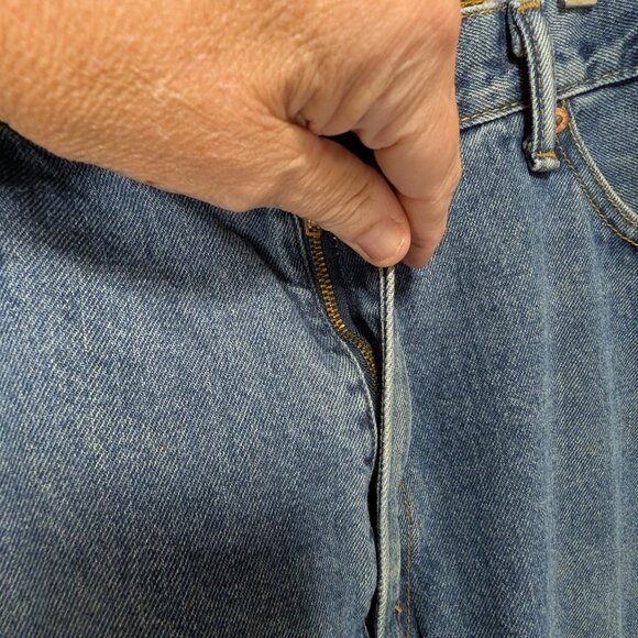 Levi's 550 Classic Blue Denim Jeans Size 42 x 32 - Picture 5 of 12